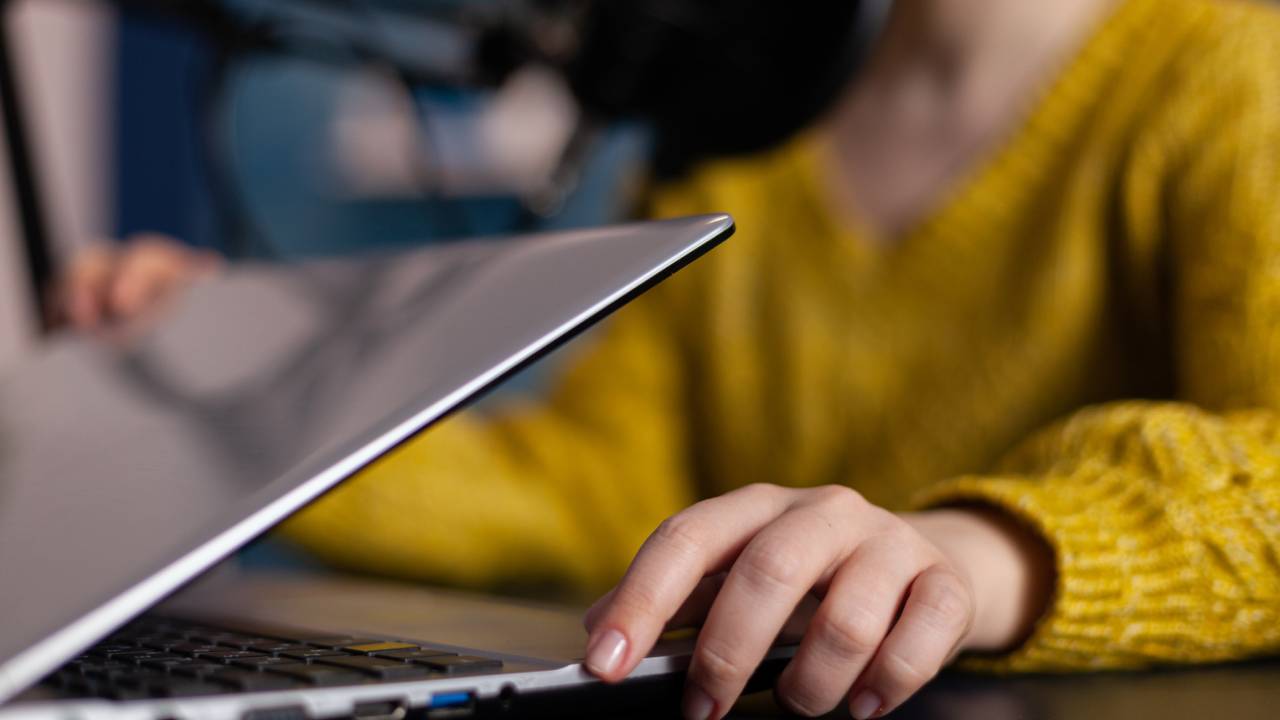 Education Monitor 2025, competenze in calo nell'UE: matematica, competenze digitali e conoscenza civica a rischio