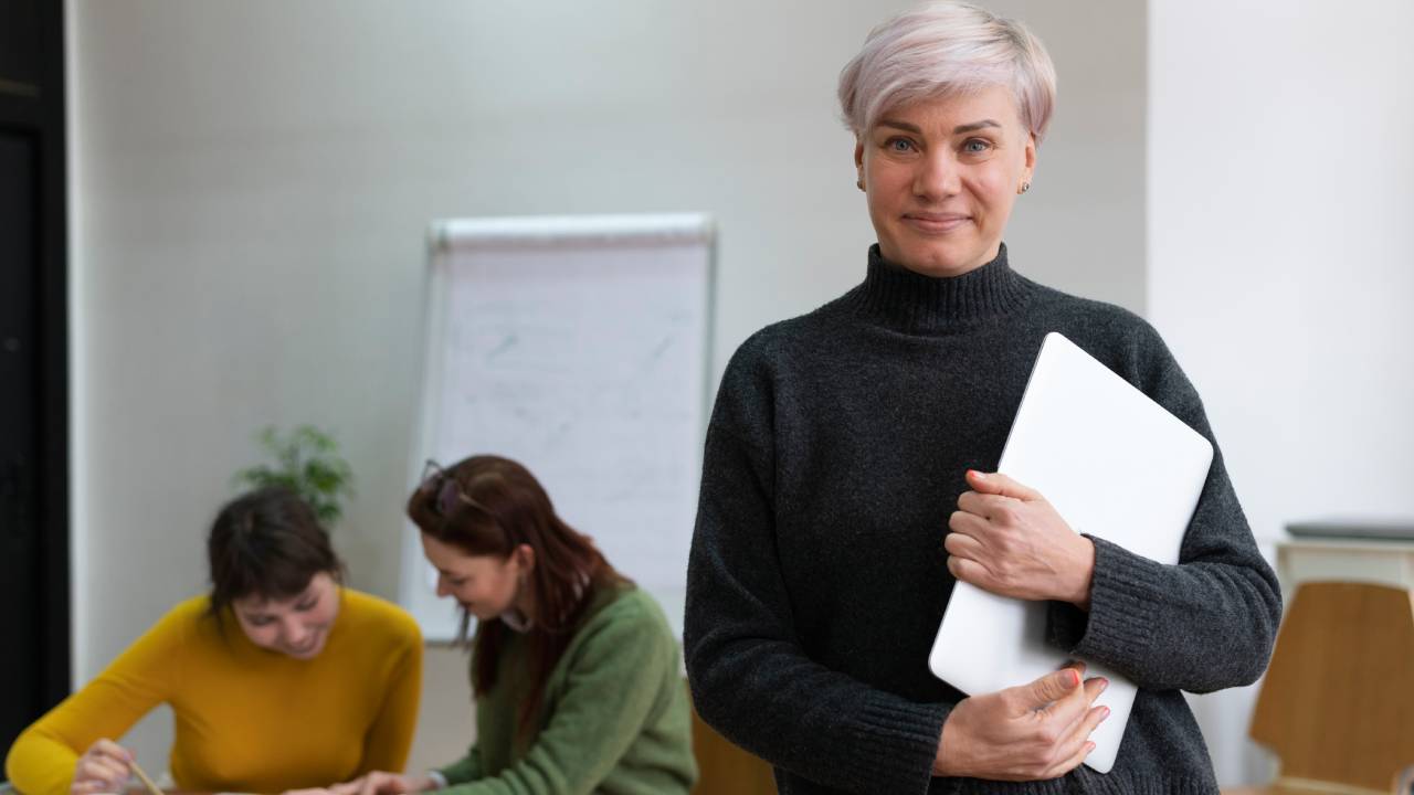 Entro il 2035 oltre il 60% delle competenze docenti sarà ridefinito secondo lo studio EY-Sanoma