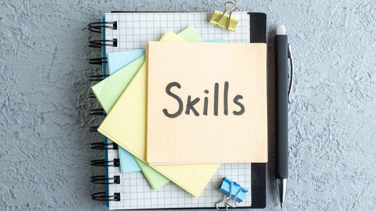 Formazione scuola-lavoro, la riforma di Valditara: stop ai lavori pericolosi e focus su soft skills