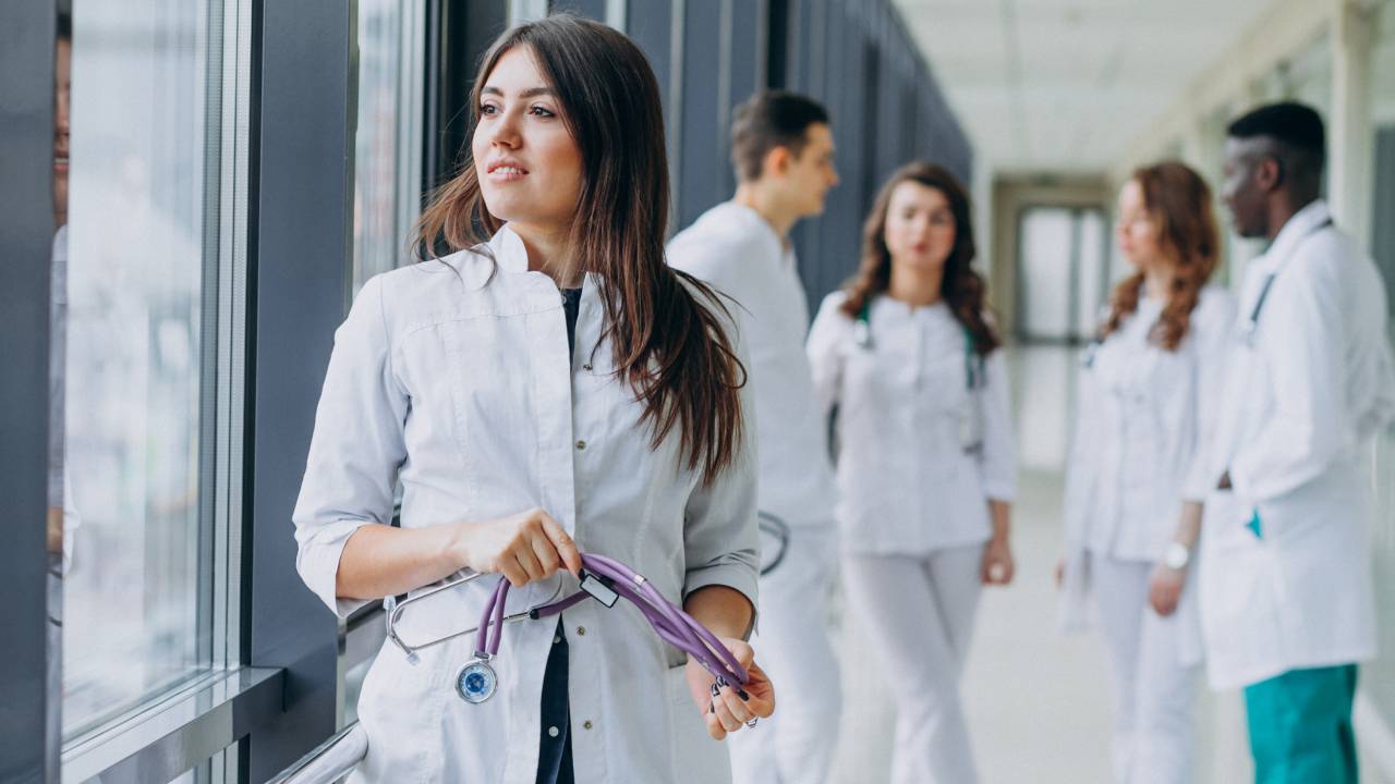 MUR stanzia 50 milioni per il semestre aperto di Medicina: 44 atenei e criteri premiali