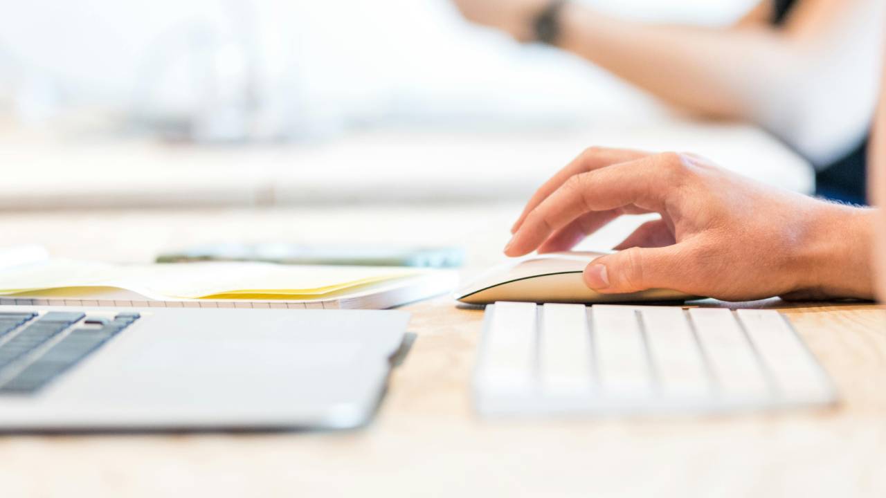 Manovra 2026, scuola e lavoro: stipendi bloccati, pensioni rinviate e sindacati frammentati