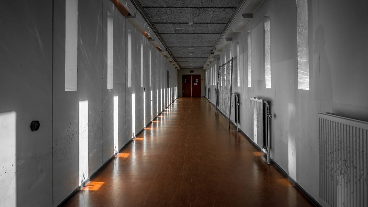 Raid neofascisti al liceo Righi di Roma: occupazione studentesca sotto assedio