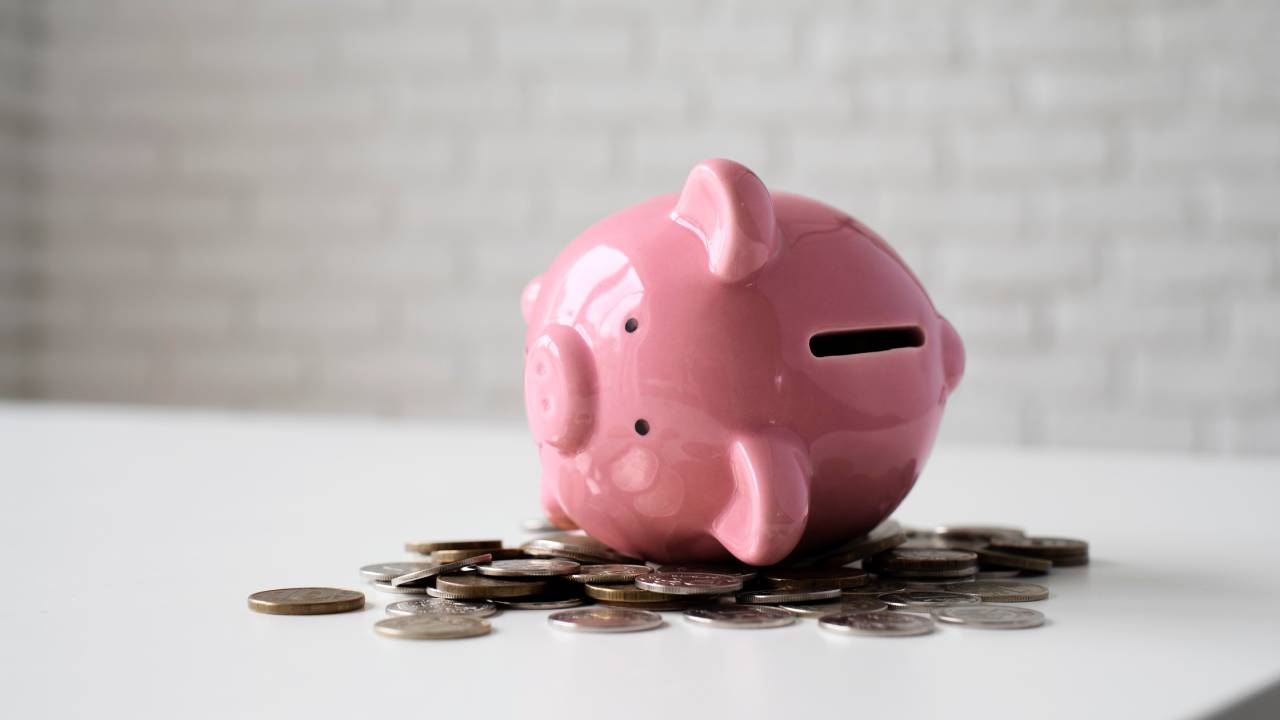 Buono scuola da 1.500 euro per le paritarie: gli emendamenti restano in corsa, Cgil denuncia i tagli alla statale