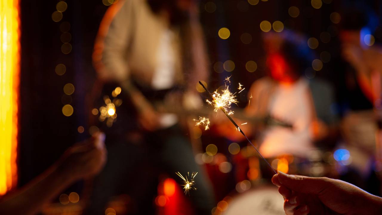 Capodanno 2025, i grandi concerti gratuiti nelle piazze italiane: da Mahmood a Ghali