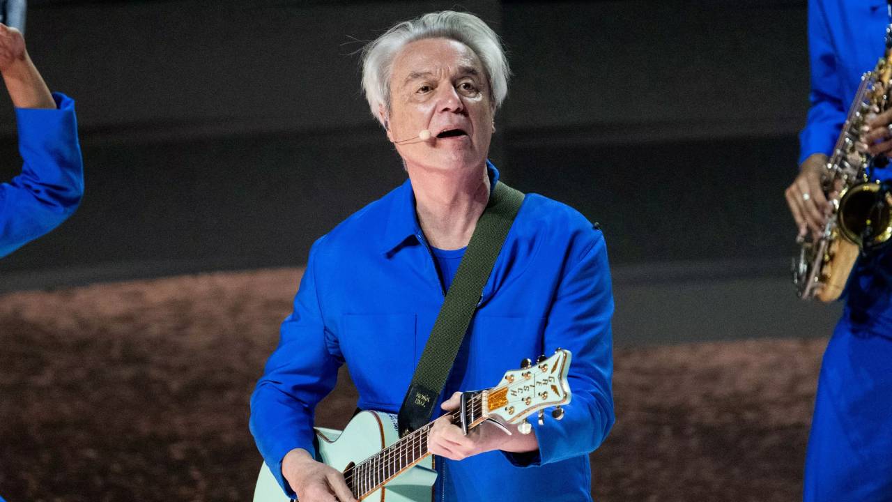 Concerti David Byrne 2026: date, biglietti e scaletta