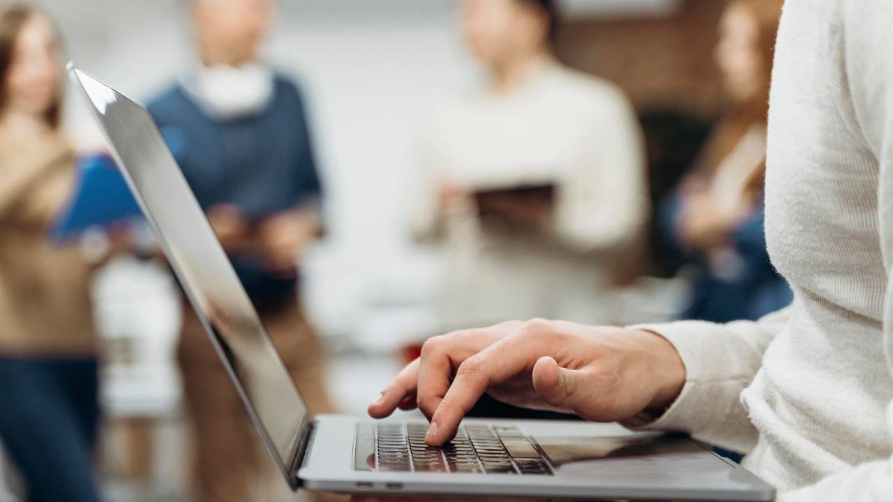 Docenti neoassunti 2025/26, gli obblighi del periodo di prova e i casi di esonero PNRR