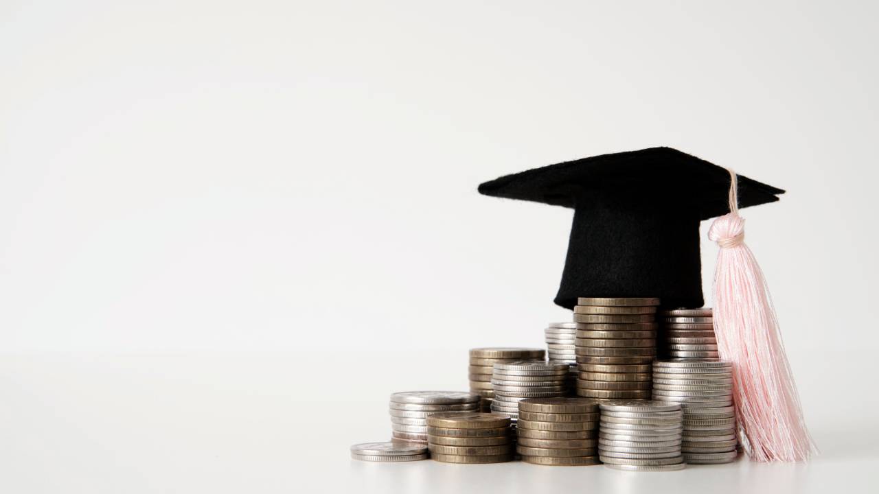 Inps, 13.328 borse di studio da 2.000 euro per universitari: come candidarsi entro marzo