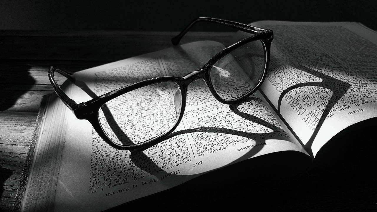 Meloni accusa l'Università di Bologna, il rettore replica: il corso di filosofia per gli ufficiali si farà