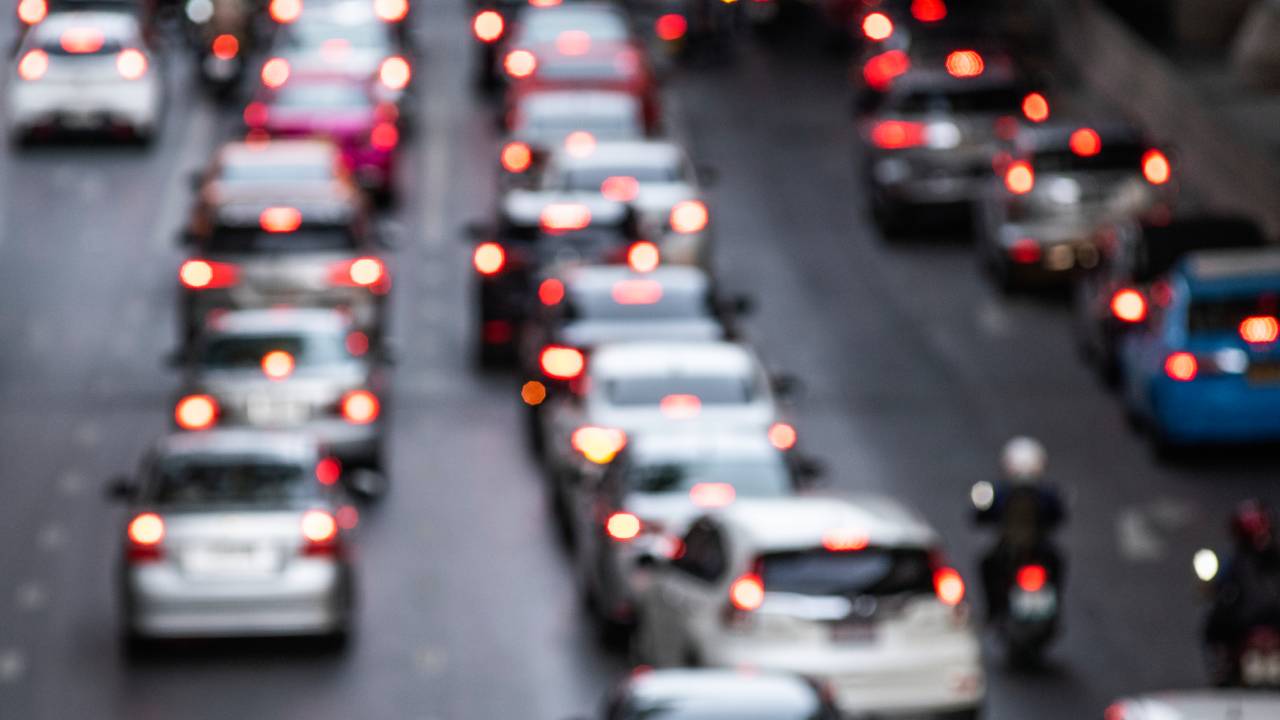 Scioperi dicembre 2025, quattro date critiche: trasporti fermi il 9, 12 e 17, logistica paralizzata fino a Natale