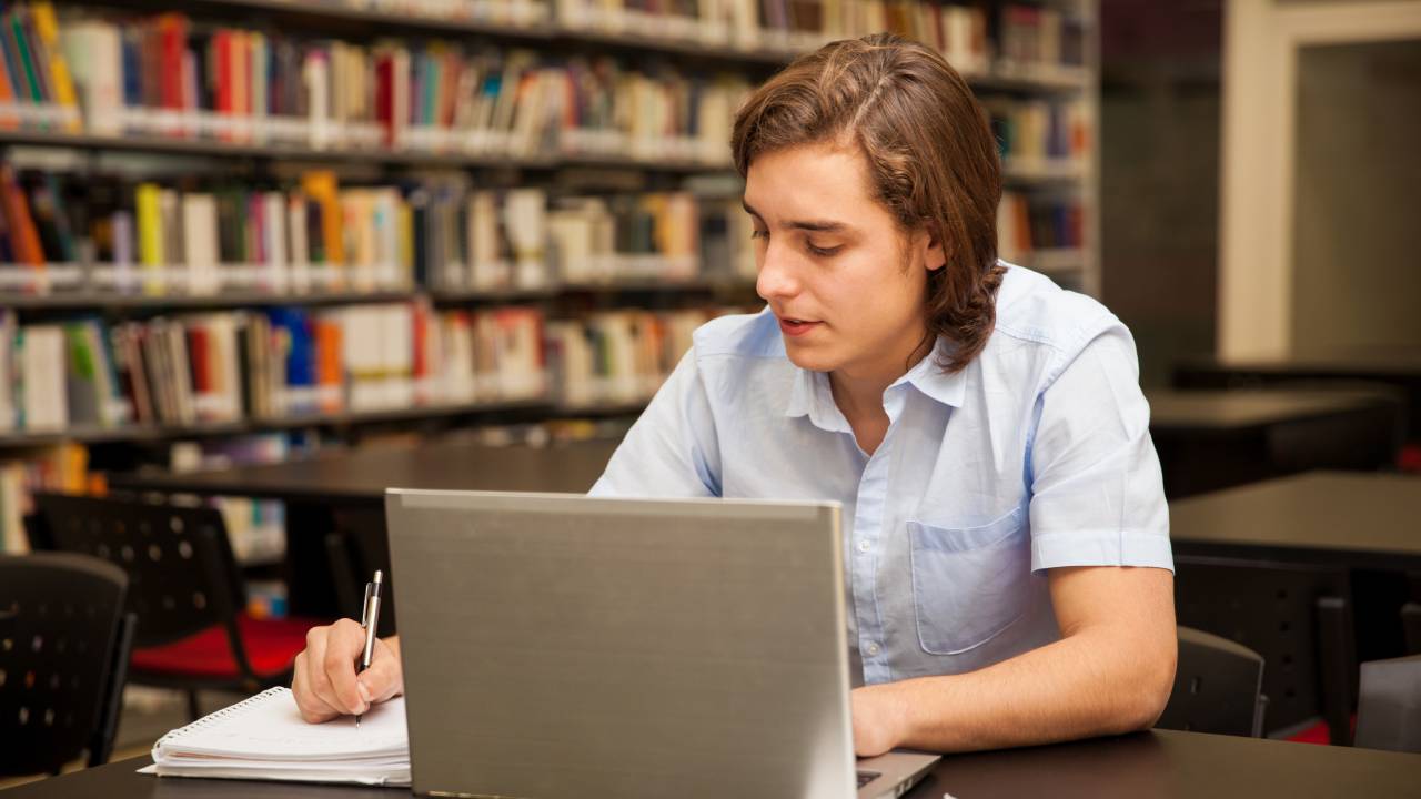 Test Medicina, Bernini apre ai correttivi: graduatoria con recuperi, il vecchio quiz non torna