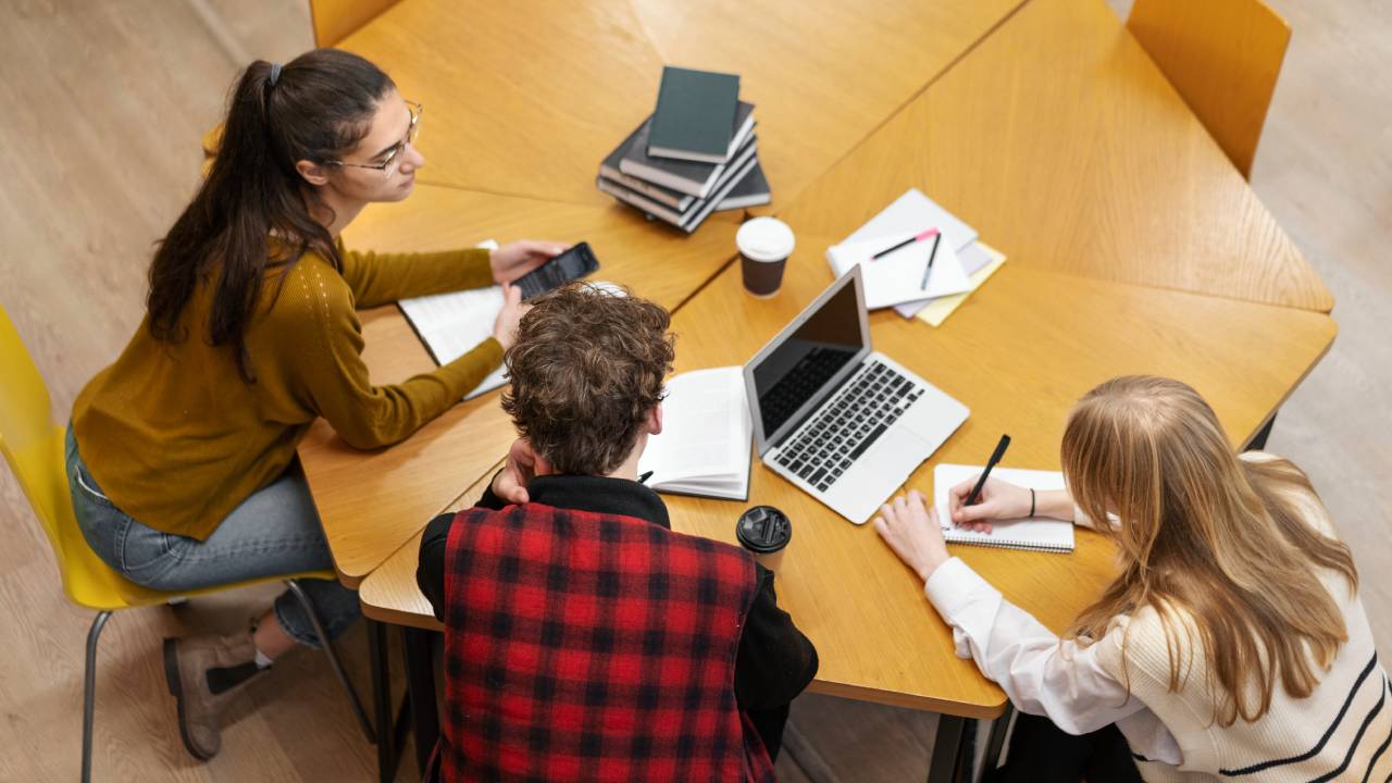 Filiera tecnologico-professionale, 532 nuovi percorsi quadriennali: oltre 700 scuole e focus sulla Campania