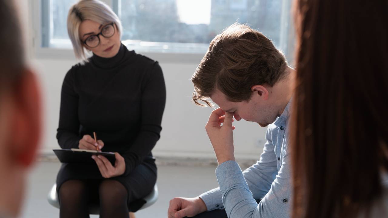Metal detector a scuola, la FLC CGIL dice no: servono più insegnanti e supporto psicologico