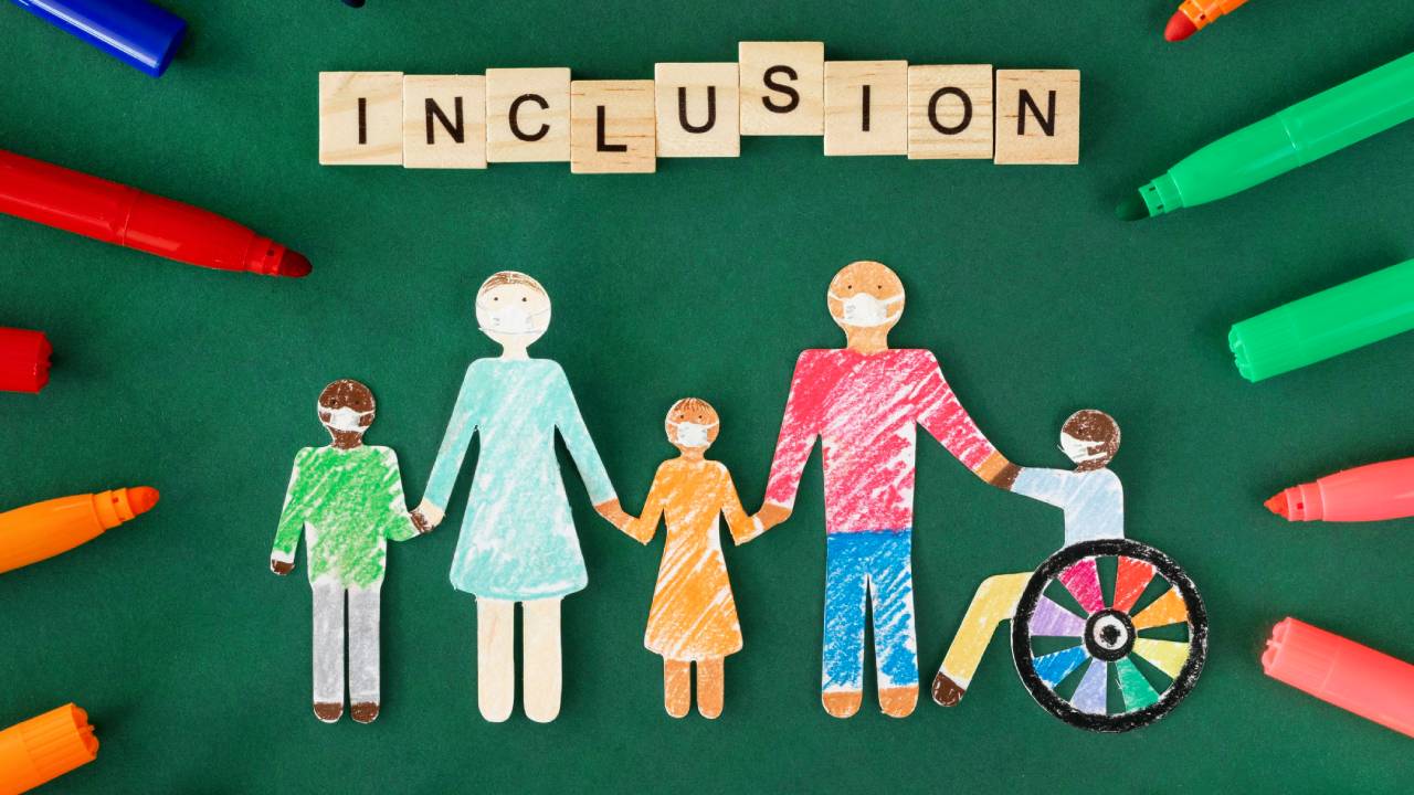 Il 27% dei docenti vuole le classi speciali: l'allarme del CNDDU sull'inclusione scolastica