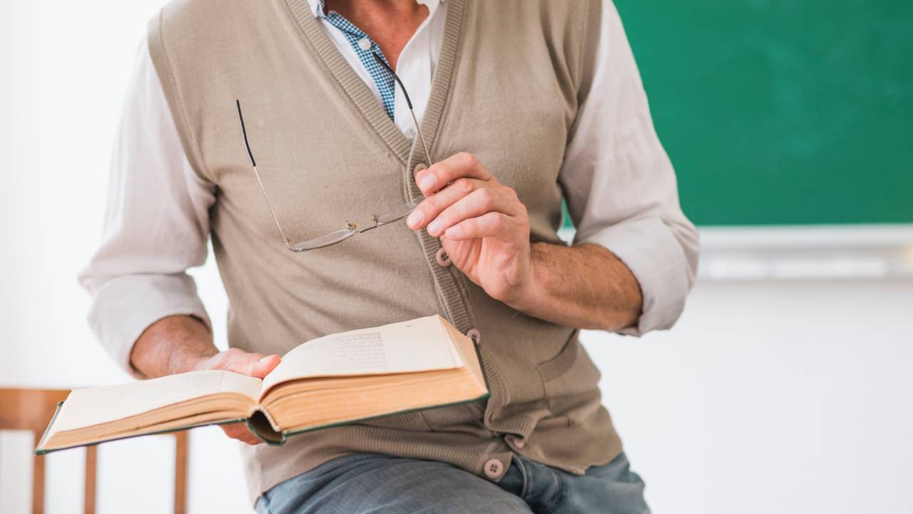 Insegnante di religione precario per 19 anni: tribunale di Asti riconosce indennizzo record di 68.540 euro