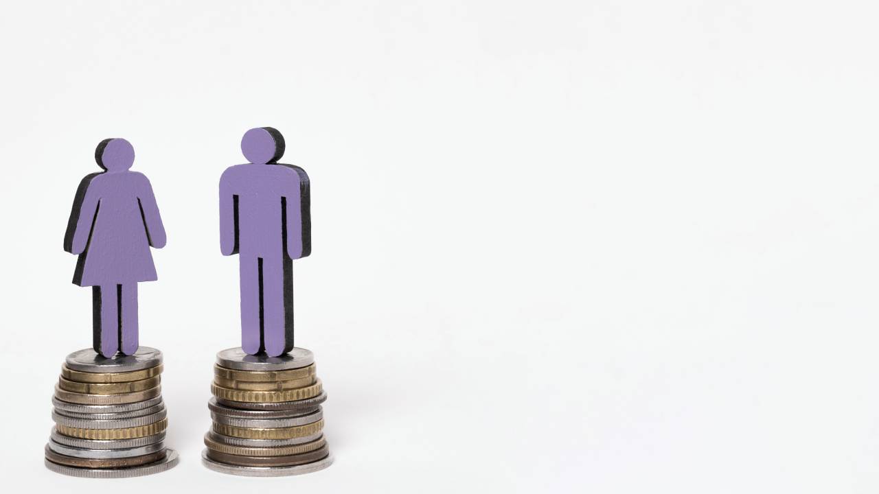 Parità retributiva, la direttiva UE 2023/970 approdata in Italia: cosa cambia per scuola e lavoro