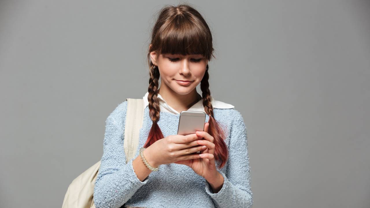 Studenti online 6 ore al giorno: il 63% connesso nel pomeriggio, solo il 23% riesce a ridurre