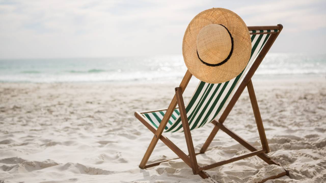 Cinque fratelli abbandonati a Trieste per quattro giorni: genitori in vacanza in Egitto, scatta l'indagine