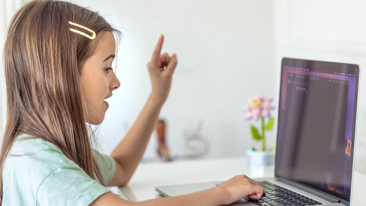 IA a scuola, le linee guida del ministero e il corso per progettare unità di apprendimento