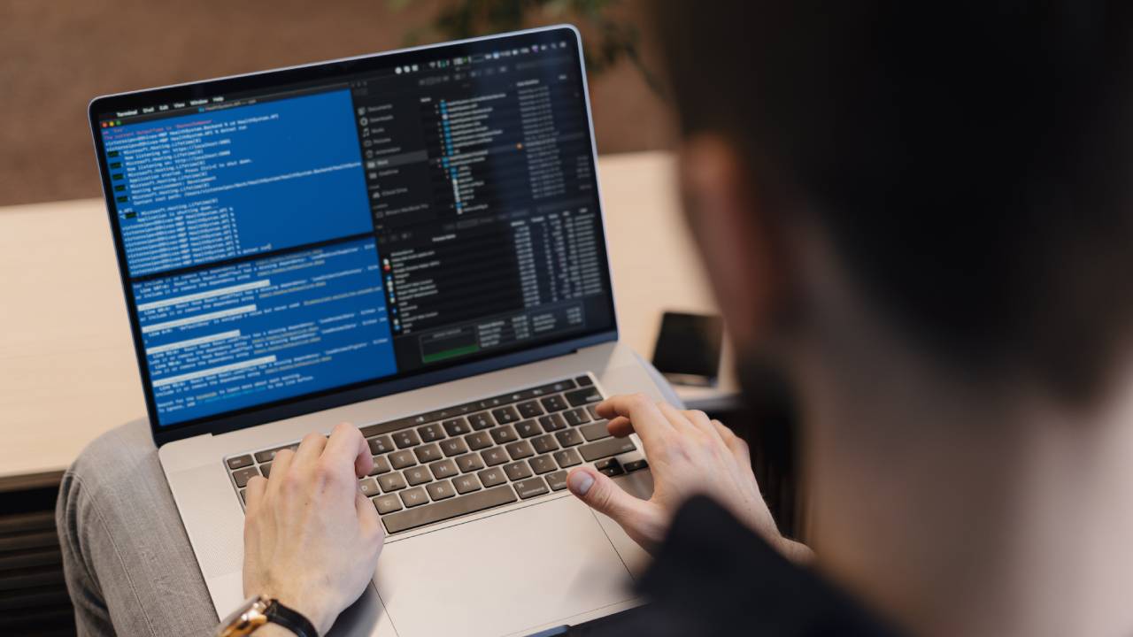 Università di Pisa, intelligenza artificiale obbligatoria agli esami: studenti imparano a controllare il codice