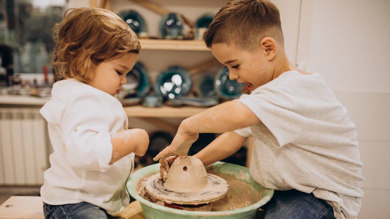 Laboratorio creativo a Teano, tre bambini esclusi: contestate le motivazioni disciplinari della scuola