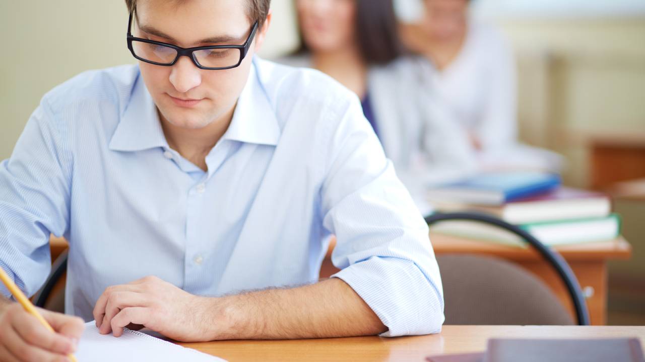 Maturità e FSL, le FAQ del MIM: deroghe per casi eccezionali e regole per percorsi atipici