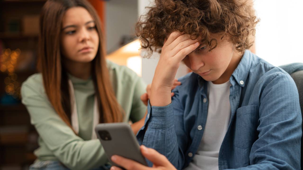 Monitoraggio bullismo e cyberbullismo 2025/2026: scadenze, soglie di partecipazione e formazione gratuita su ELISA