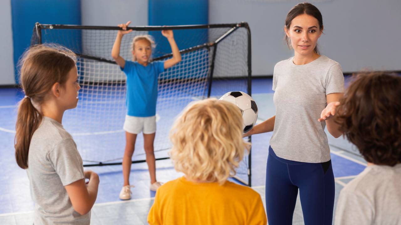 Palestre scolastiche, gestione agli enti locali: accesso garantito e convenzioni estive gratuite fino a cinque anni