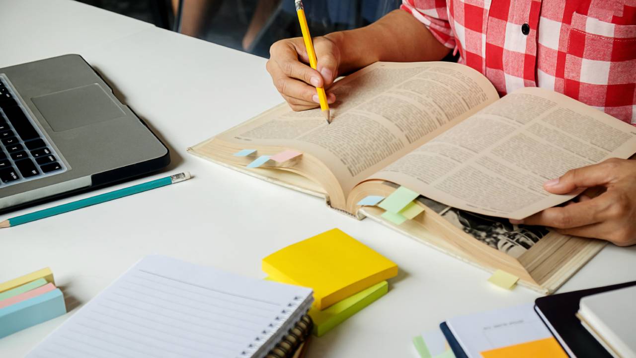 Povertà educativa in Italia, rapporto Istat 2026: scuole inaccessibili e competenze in calo