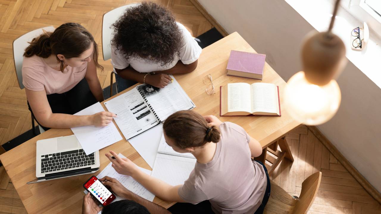 Piano estate 2026, scuole aperte con 300 milioni: contributi fino a 80mila euro, domande entro il 4 giugno