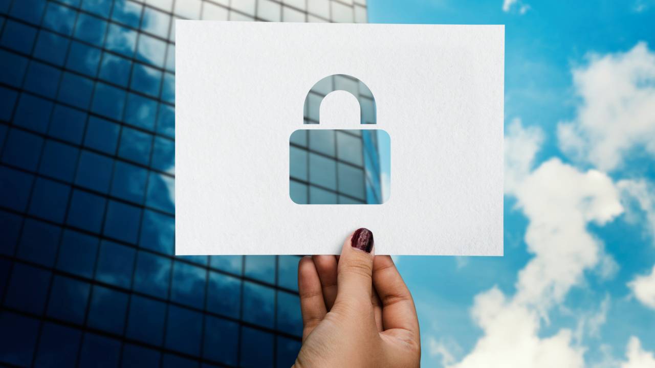 Registro elettronico e pubblicazione orari, scuola multata dal Garante: 2.000 euro per violazione privacy
