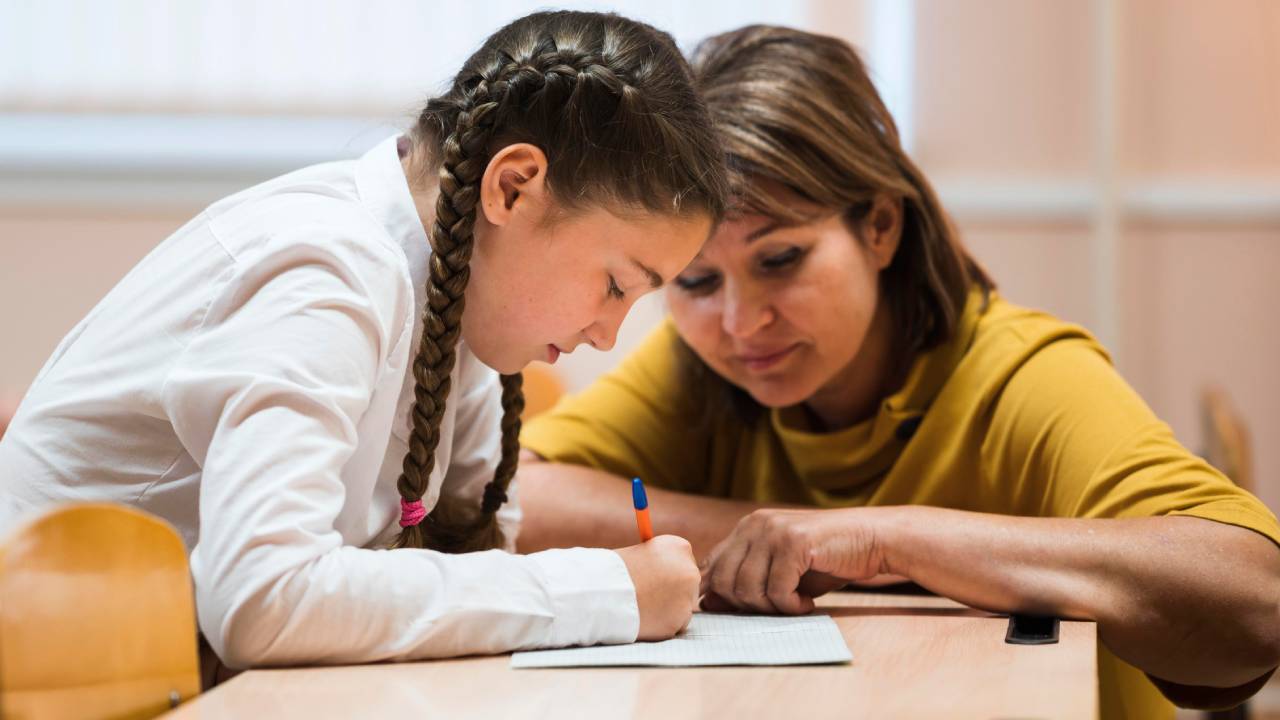 Sostegno, abilitazione diretta per laureati in pedagogia e percorso ponte retribuito per educatori