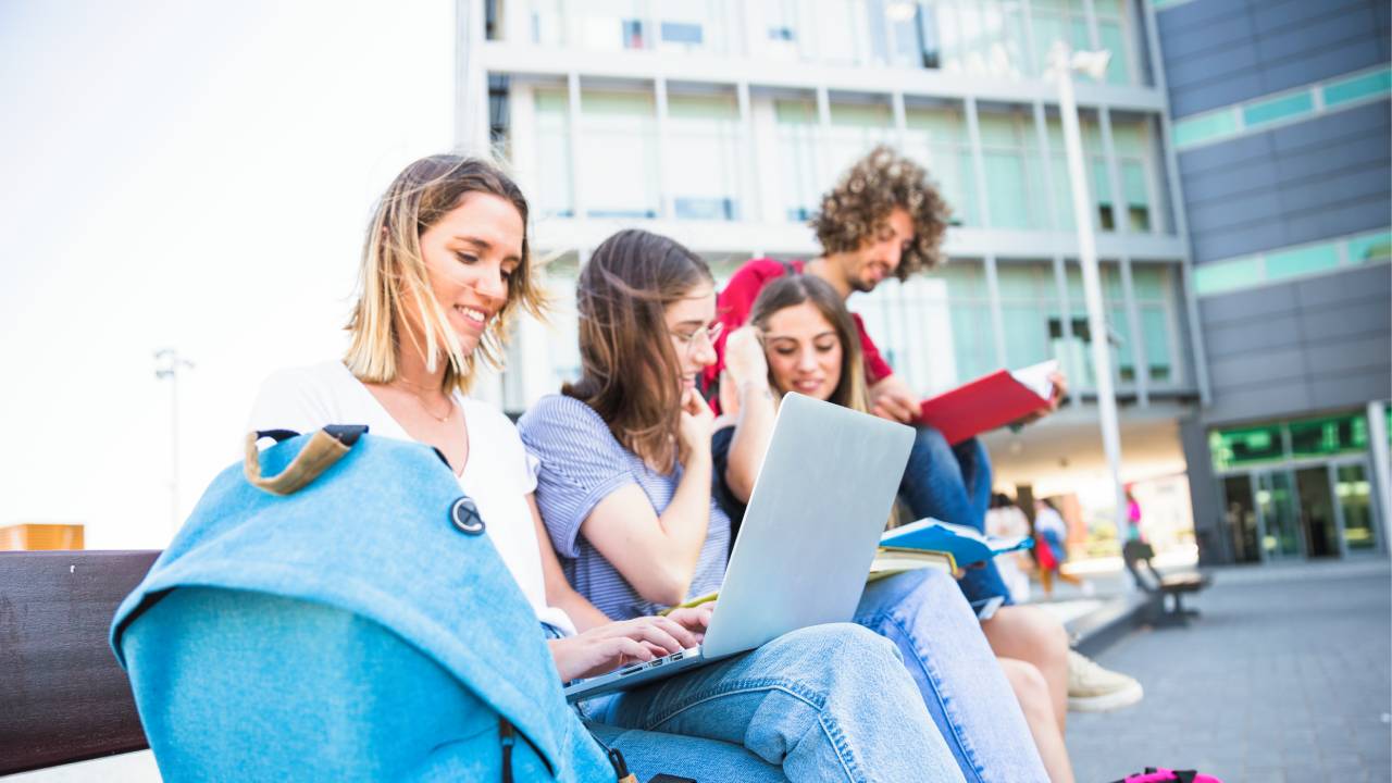 Test Scienze della formazione primaria, 11 settembre: metà della prova su italiano e logica