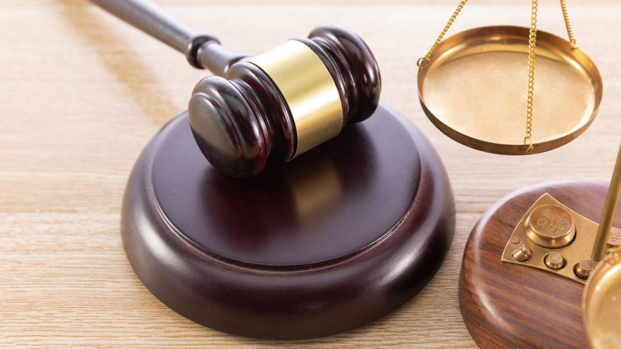 Bocciatura illegittima, il Tar condanna liceo e ministero a risarcire 1.500 euro per danno morale