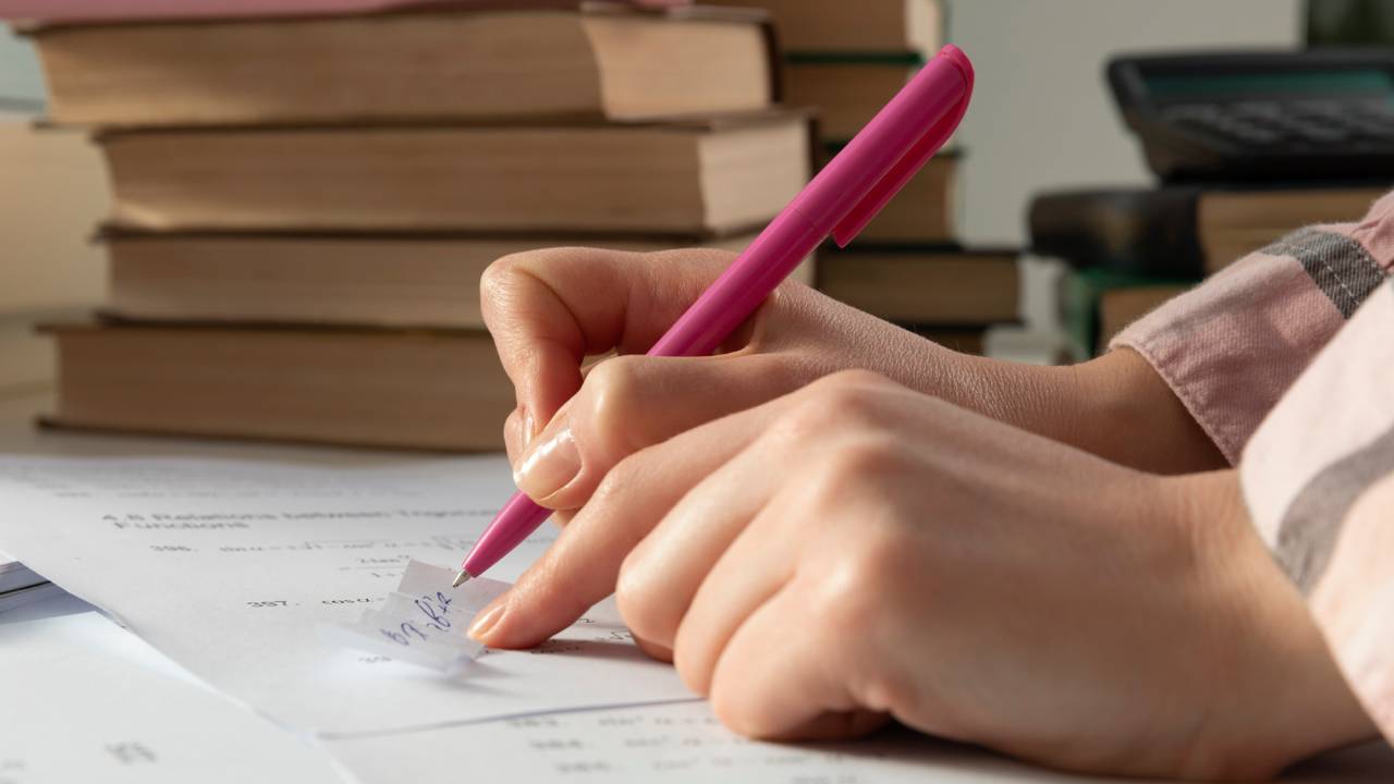 Test Scienze della formazione primaria 2026: 80 quesiti, tre aree tematiche e 55 punti per la graduatoria