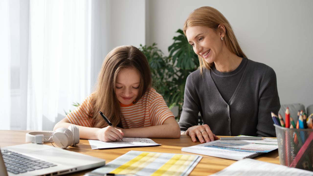 Povertà educativa, 22 scuole attivano sportelli sociali e tutoraggio digitale con Compiti@casa
