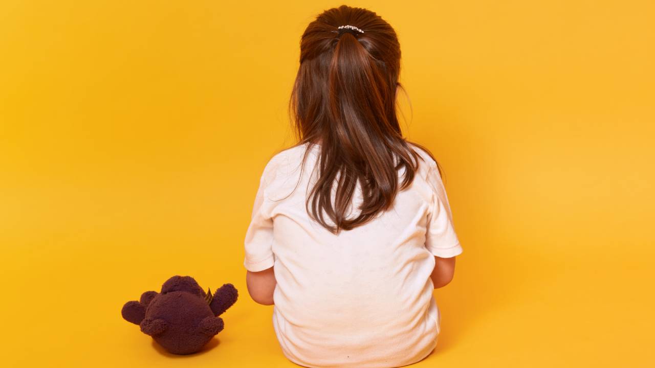 Povertà minorile in Italia, 1,14 milioni di bambini sotto la soglia nel 2025: le richieste di Save the Children