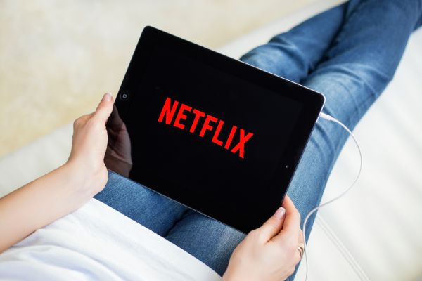 Catalogo Netflix: come scaricare film e serie TV
