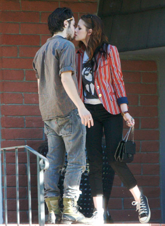 Kristen con il fidanzato Michael Angarano