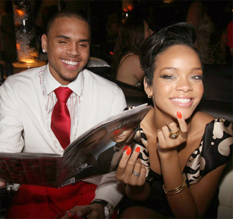 Chris Brown e Rihanna sorridono: li vedremo ancora insieme e felici?....